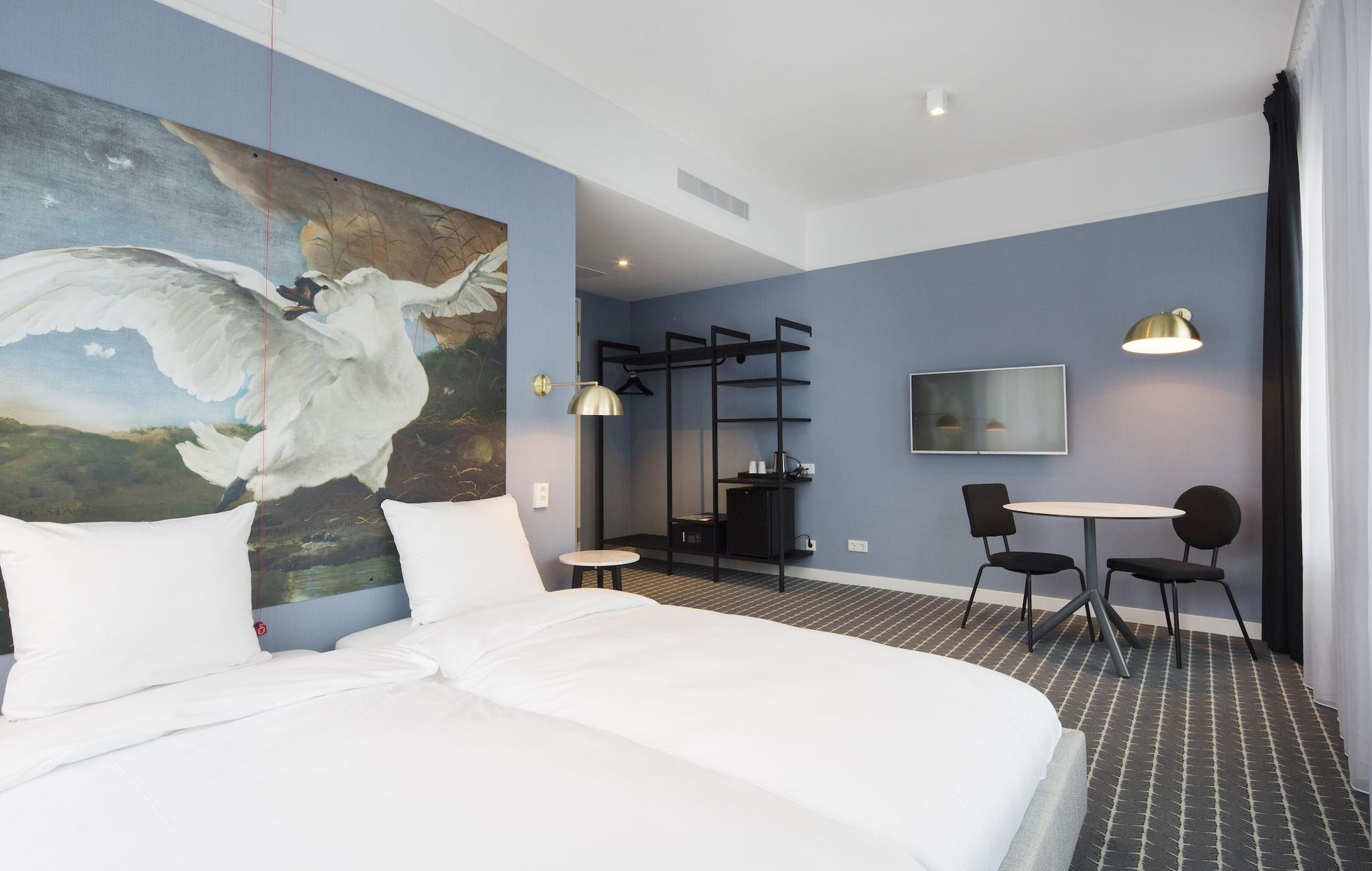 Corendon Urban Amsterdam Schiphol Airport Hotel Badhoevedorp Exterior photo